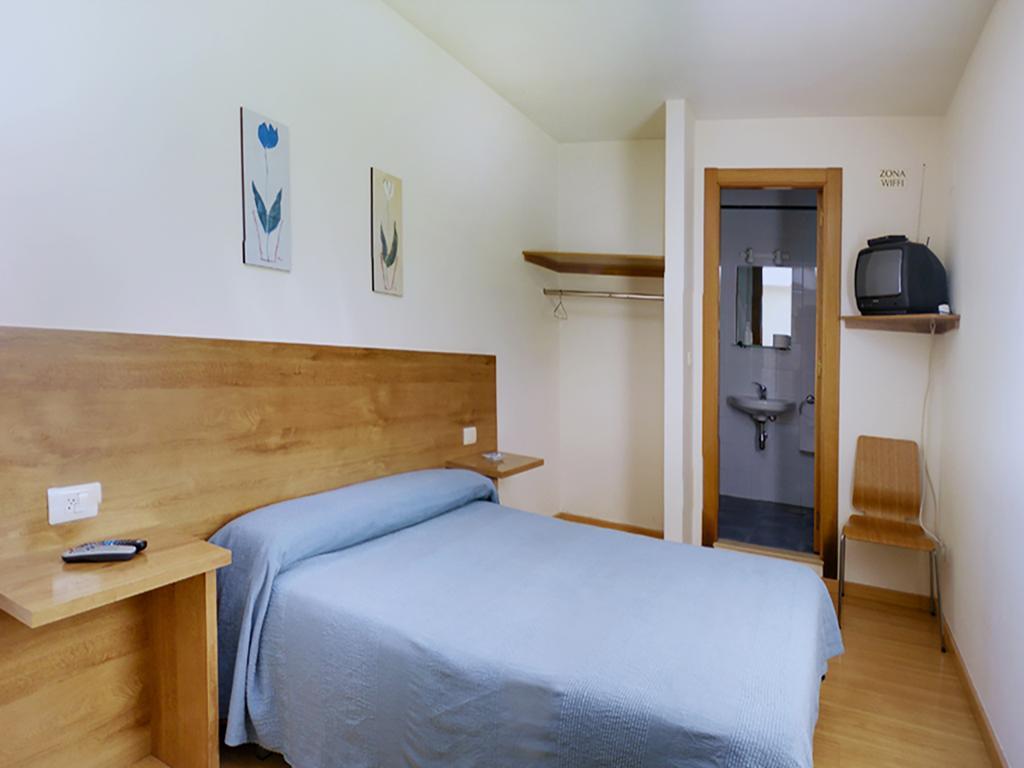 Hostal Caracas Lalín Esterno foto