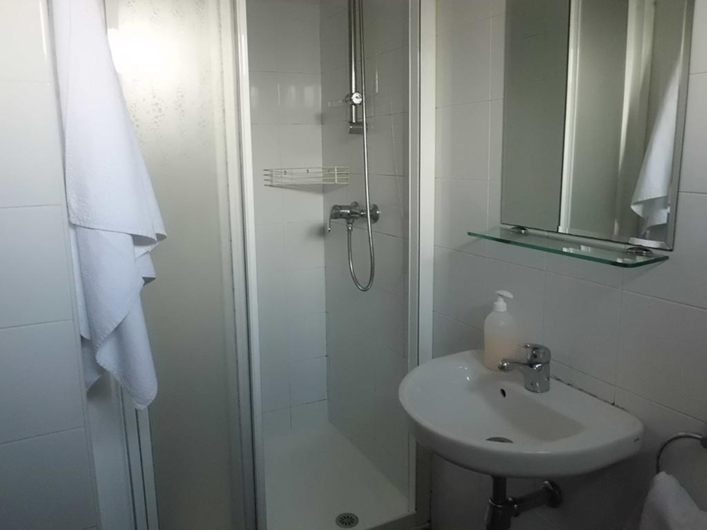 Hostal Caracas Lalín Esterno foto